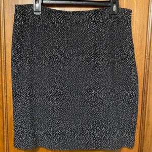 Jones Wear skirt sz 12 black/blue and white